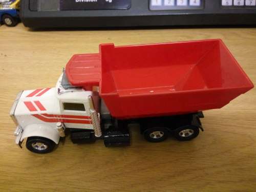 Matchbox K105 Peterbilt Tipper Truck