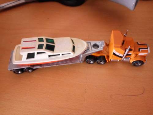 MATCHBOX LOW BED TRAILER WITH BOAT MINT