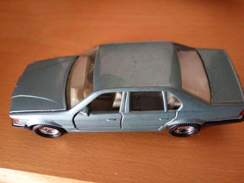 Matchbox-Super-Kings-K115-Mercedes-Benz-190e-