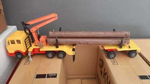 Matchbox K-43 Super Kings Mercedes Log Transporter