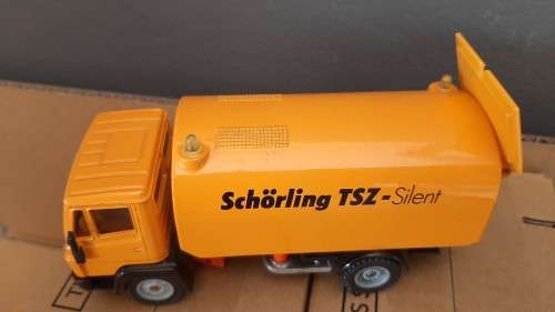 Siku-2824-Mercedes-LN2-Balayeuse-Schorling-TSZ-Silent Road sweeper 1-55 MINT