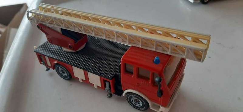 SIKU DL 30 FIRE ENGINE
