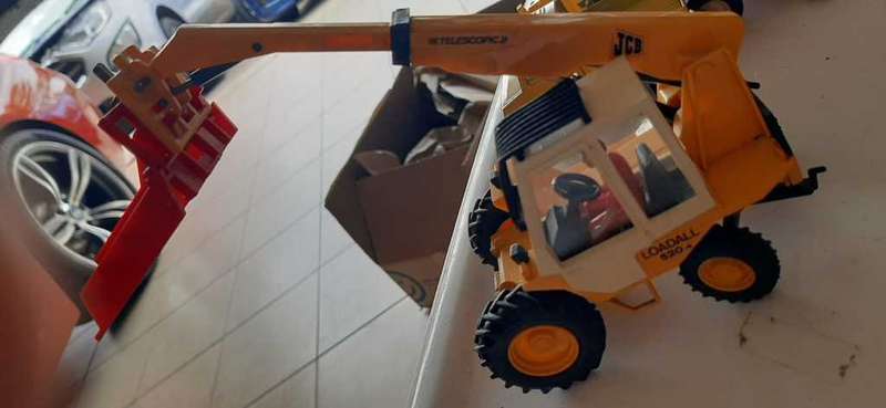 Britains 1:32 FARM 9519 JCB 520 - 4wd 1984