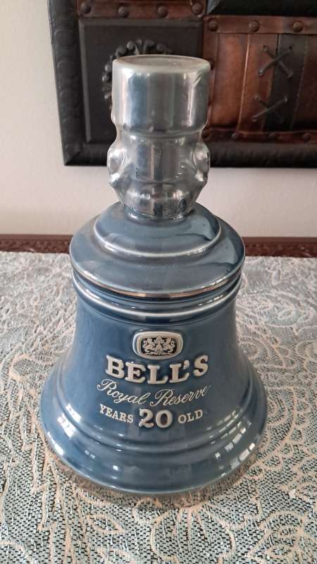 Bell`s Royal Reserve 20 Year Old