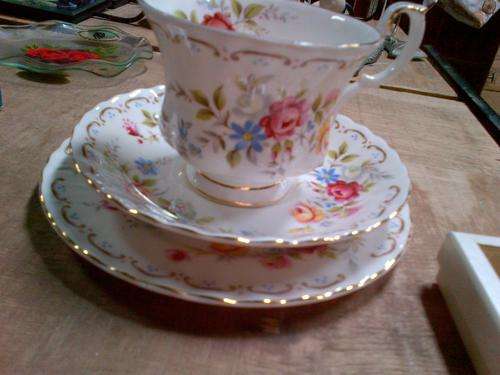 Royal Albert  Trio