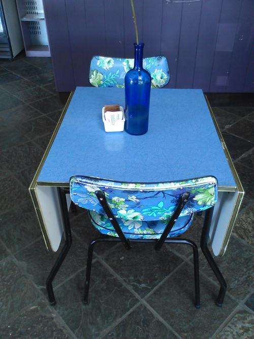 Cute Retro Dropleaf Panelite Table and 2 matching vinyl chairs