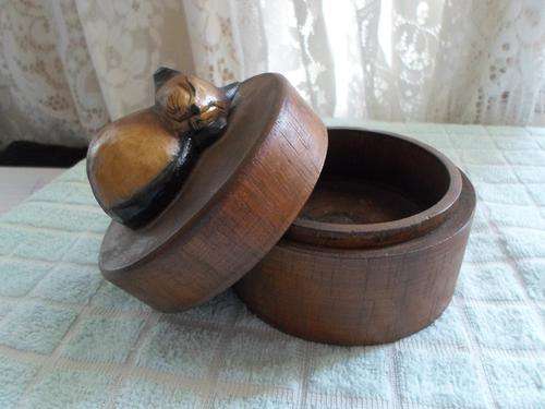 Wooden Trinket Box With Cat On. Beautiful.