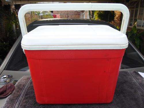Cooler Box with Handle