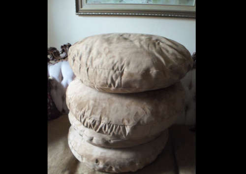 Set of 4 faux suede round dog or cat cushions