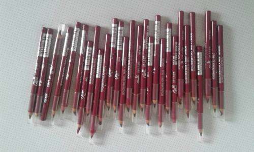 Revlon Charlie Lip Liner (Wine 002)