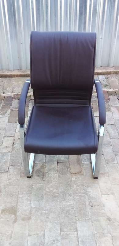 Office Chairs (READ DESCRIPTION)
