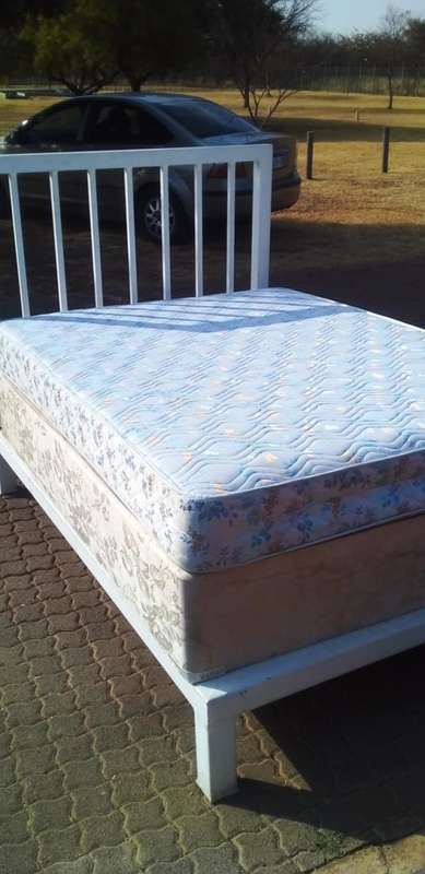 Double Bed, with base and Mattress (COLLECTION ONLY)