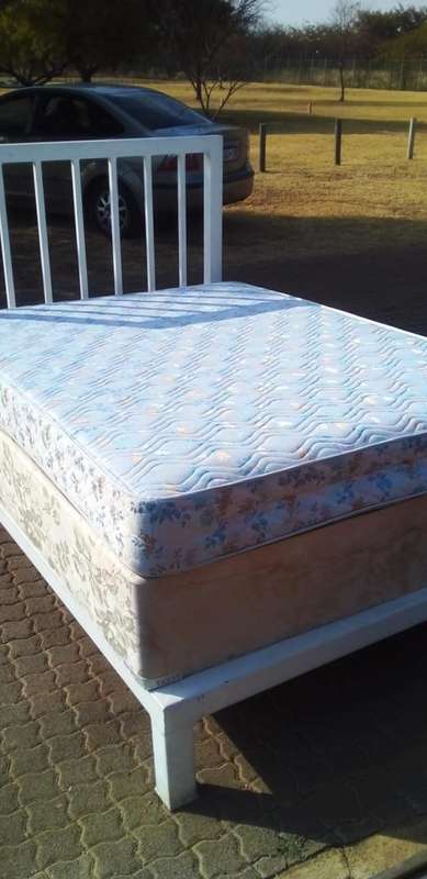Double Bed, with base and Mattress (COLLECTION ONLY)