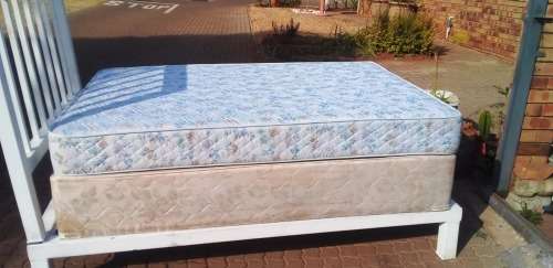 Double Bed, with base and Mattress (COLLECTION ONLY)