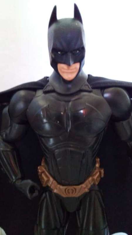 SUPERB! A Genuine DC Comics Batman with Retractable Cape. 35cm!