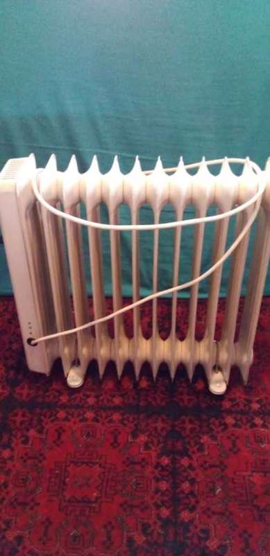 Sirocco 11 Fin Oil Heater in Working Order (READ DESCRIPTION)