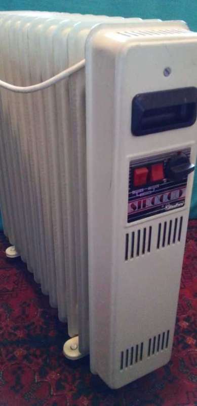 Sirocco 11 Fin Oil Heater in Working Order (READ DESCRIPTION)