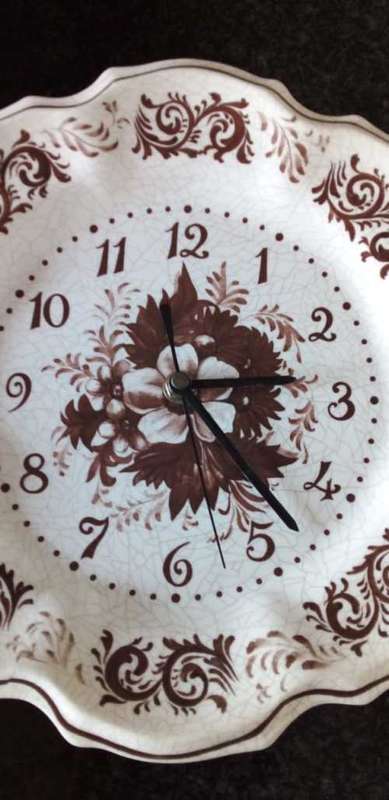 4 x Vintage Wall Clocks (READ DESCRIPTION)