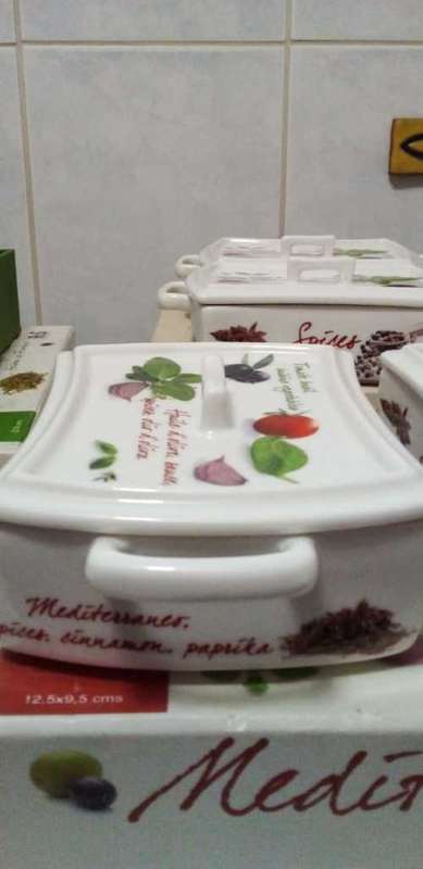 Easy life Mediterraneo 20 Piece Serving Set worth over R2000 (READ DESCRIPTION)