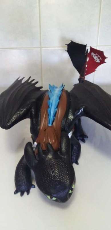 Official Genuine Huge Dreamworks `How to train your Dragon` in near mint condition.