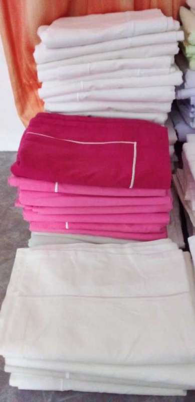 180 x 200 Thread Count Pure Cotton Oxford Pillow Cases (NB READ DESCRIPTION)