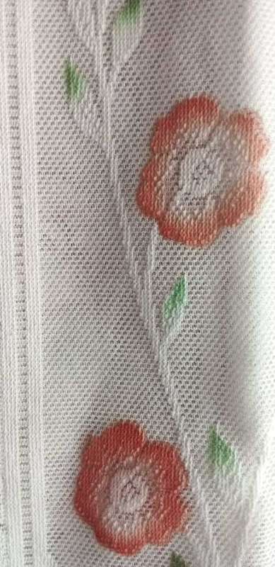 1 x Wide Lace Curtain