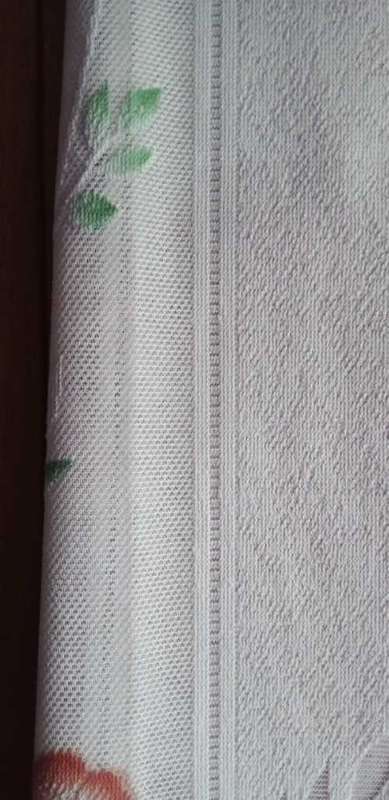 1 x Wide Lace Curtain