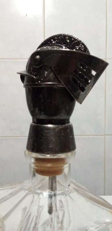 Glass Decanter with Metal Stopper/Tot Measure