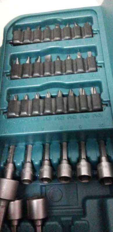 Makita 6722DW Cordless Drill Set in Box. Huge set. Unused