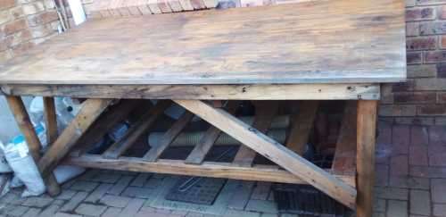A Massive Wood Work Bench (READ DESCRIPTION)
