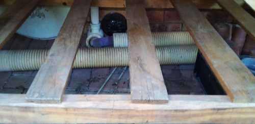 A Massive Wood Work Bench (READ DESCRIPTION)