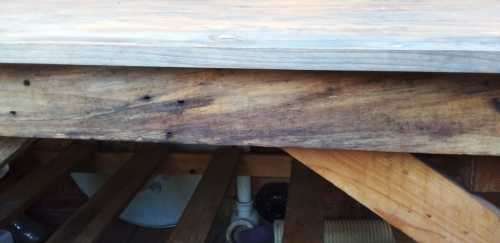 A Massive Wood Work Bench (READ DESCRIPTION)