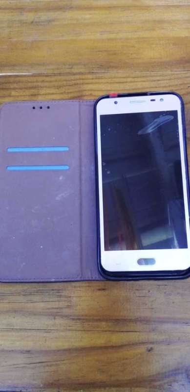 Samsung Galaxy J7 Prime Phone with New Screen (READ DESCRIPTION)