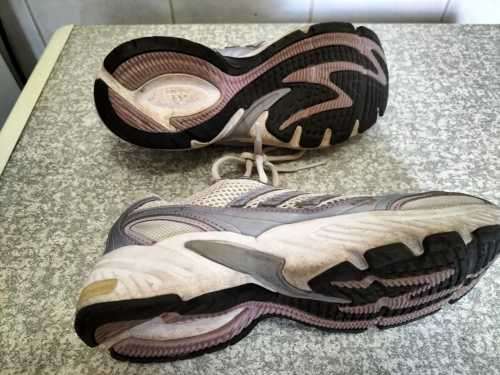 Pair of Ladies Adidas Shoes in Good Condition. Size US5.5 UK 4