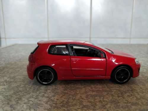 Bburago VW Golf GTI 1/32 Die Cast Model Car