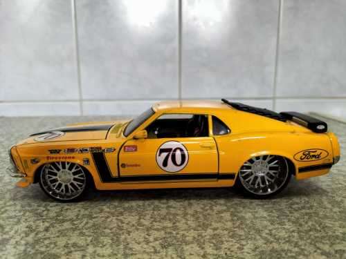 Maisto 1974 Ford Mustang Boss 302 1/24 Die Cast Model Car
