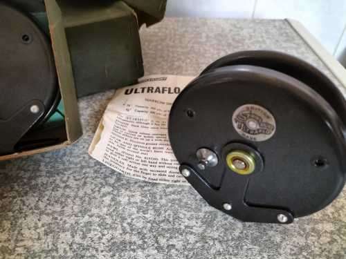 Set of 2 Ultraflo Strikeright 3 5/8 Fishing Reels in Original Box