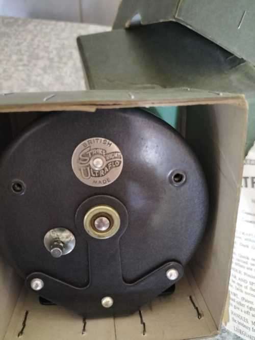 Set of 2 Ultraflo Strikeright 3 5/8 Fishing Reels in Original Box