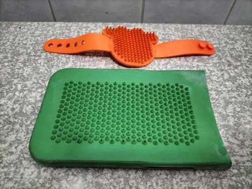 2 x Quality Dog Grooming Gloves