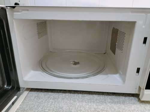 DEFY DMO 350 1400W Working Microwave in Very Good Condition