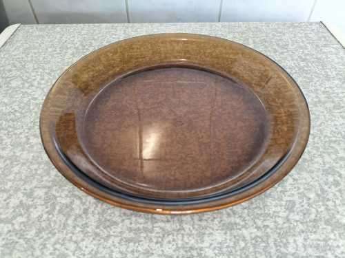 Anchor Hocking Amber Glass Microwave and Oven Pie Dish