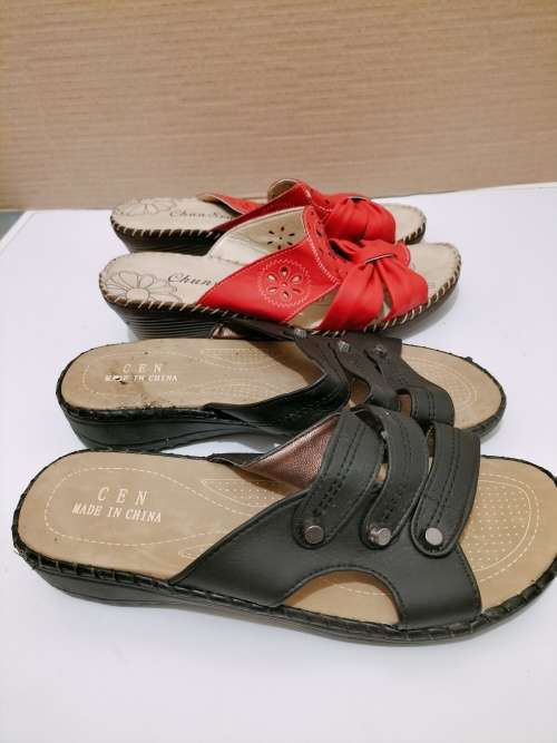 2 x Pairs of Cen and Chun Sen Slip on Sandals Size 5