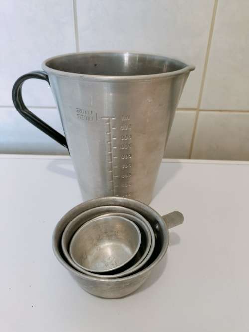 5 Piece Vintage Aluminum Measuring Set (3 of 3)