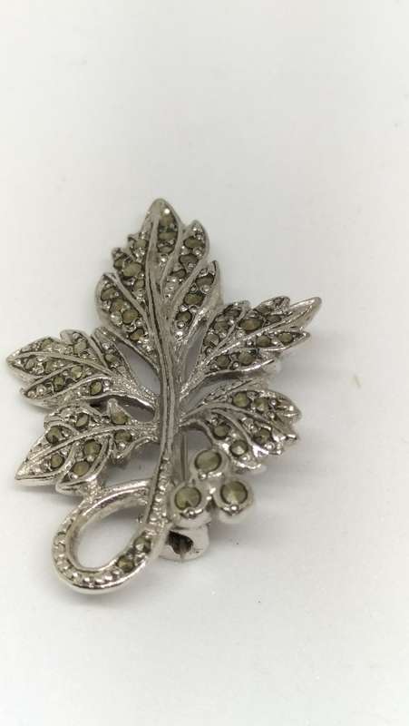 Stunning Vintage Brooch (10 of 37)