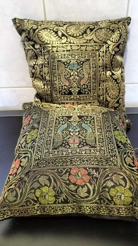 Set of 2 Superior Quality Embroidered Scatter Cushions