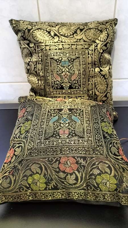 Set of 2 Superior Quality Embroidered Scatter Cushions