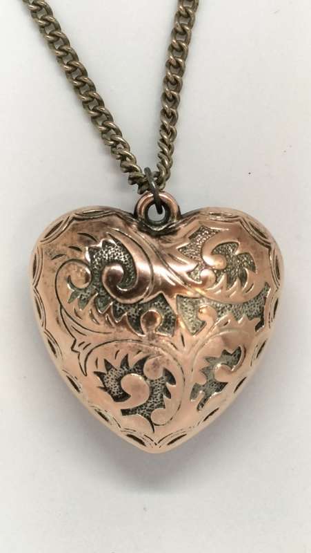 Stunning Large Brass Heart Pendant and Chain (nr2)