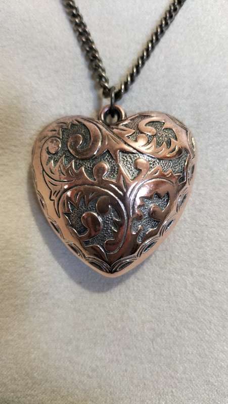 Stunning Large Brass Heart Pendant and Chain (nr2)