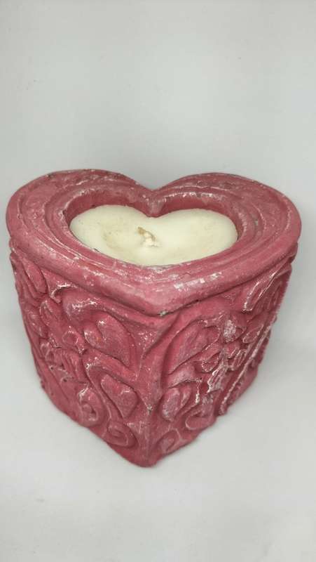 Superb Heart Shaped Candle Holder With Candle
