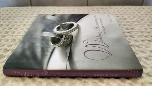 Wedding Anniversaries From Paper To Diamond - Hardcover